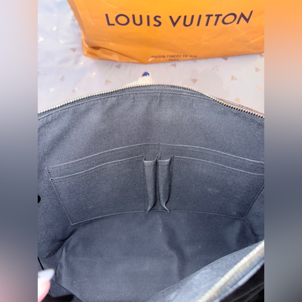 Louis Vuitton Damier Graphite Mick GM - Picture 8 of 15